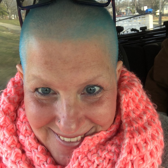 Meet your Posher, Lori - Picture 2 of 7